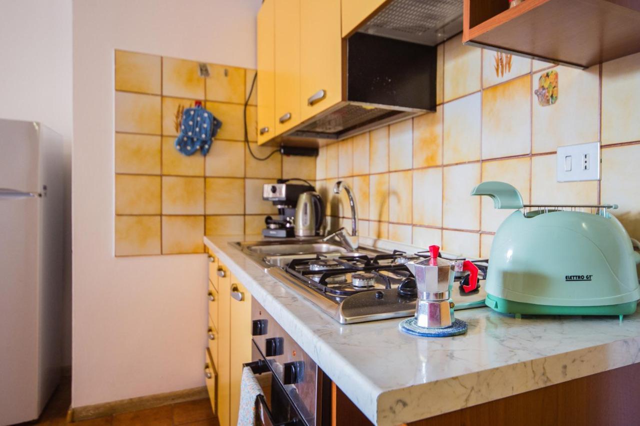 Casa Goletta Soggiorno Per 4 A 2 Minuti Dalla Spiaggia Iunq0334 칼라고노네 외부 사진