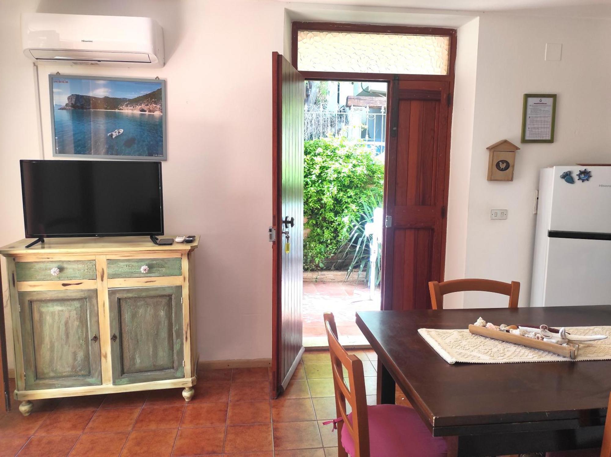 Casa Goletta Soggiorno Per 4 A 2 Minuti Dalla Spiaggia Iunq0334 칼라고노네 외부 사진